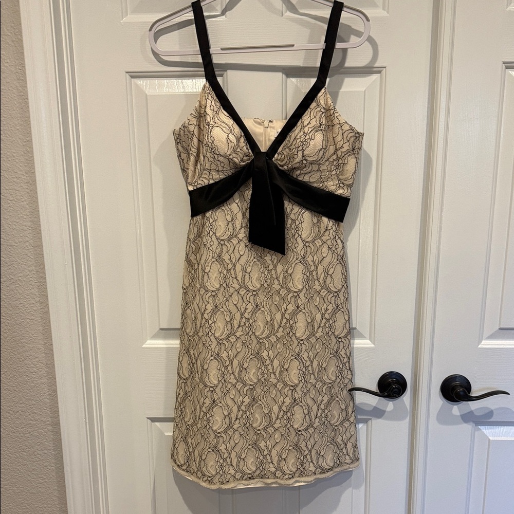 White House Black Market Lace Overlay Black and Cream Spaghetti Strap Size 10